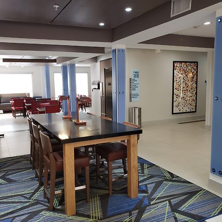 阿林顿20号州际公路公园广场智选假日酒店 外观 照片
