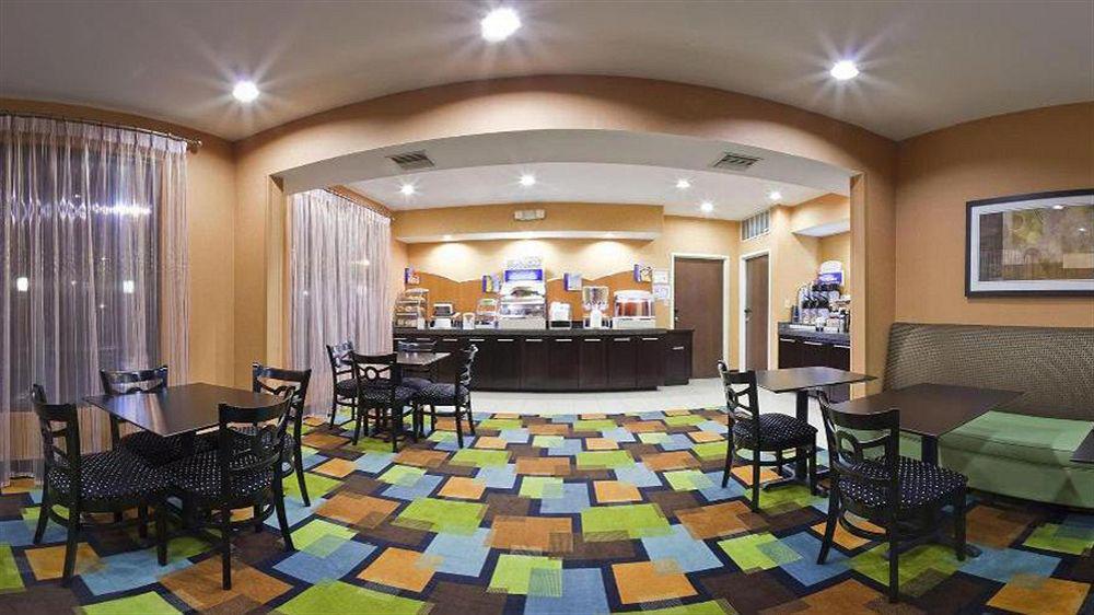 阿林顿20号州际公路公园广场智选假日酒店 外观 照片